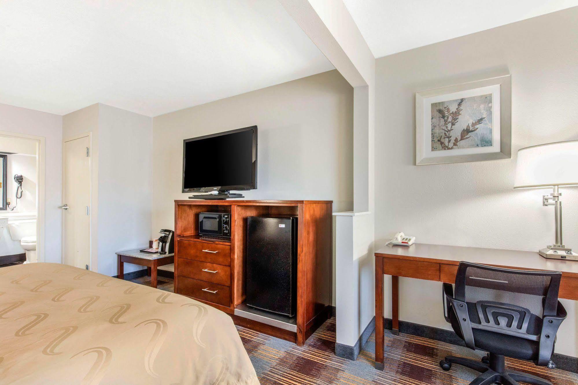 Quality Inn Airport I-240 ممفيس المظهر الخارجي الصورة