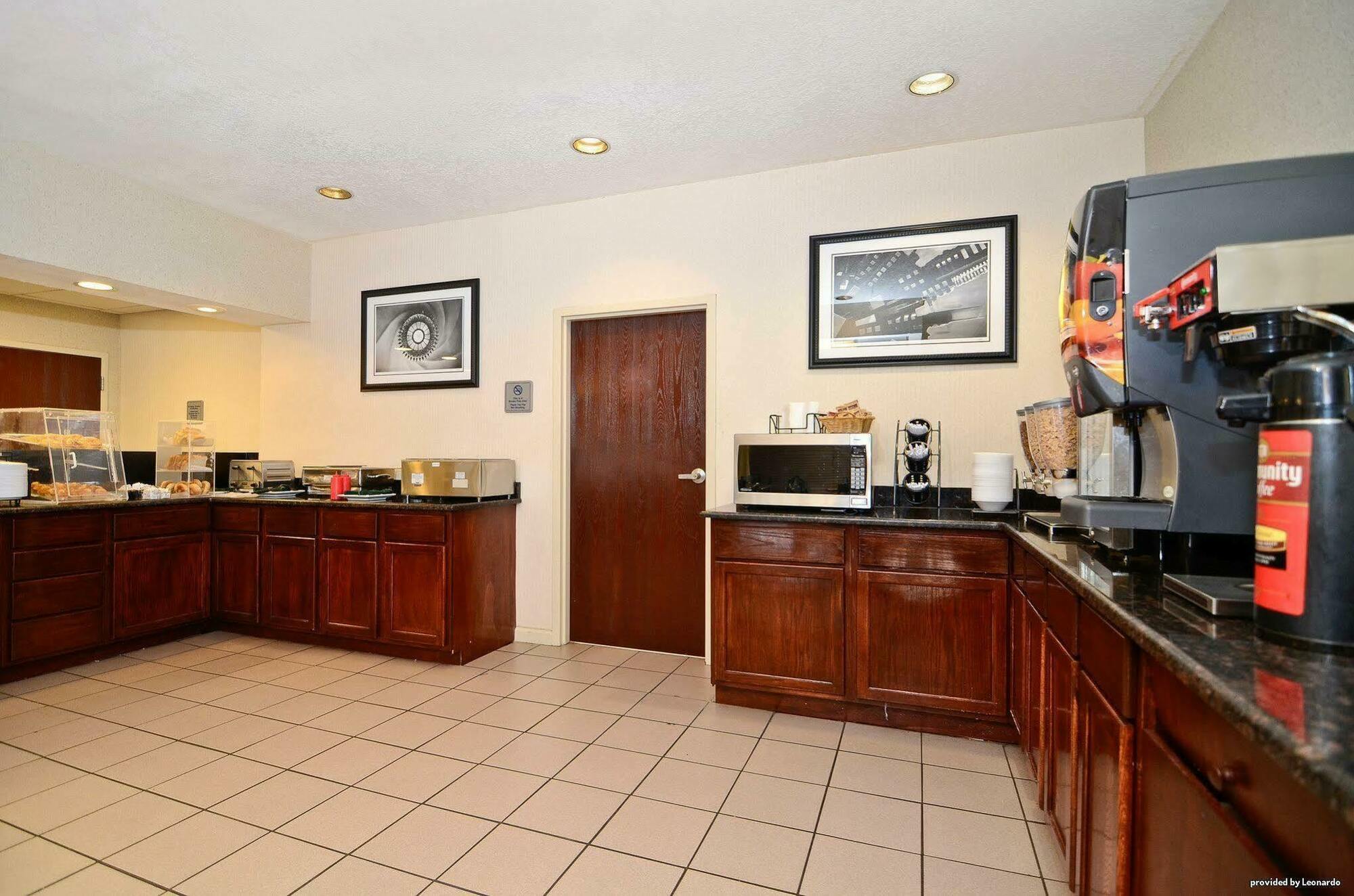 Quality Inn Airport I-240 ممفيس المظهر الخارجي الصورة
